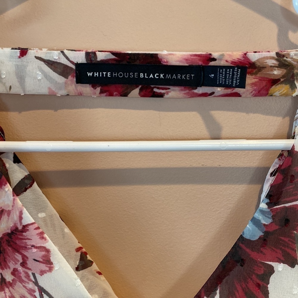 Floral V-Neck Blouse - Picture 2 of 5